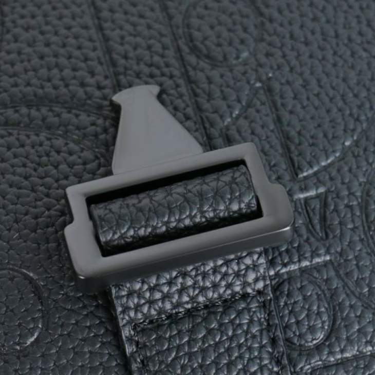 Picture of Dior Mens Bags _SKUfw242007527fw
